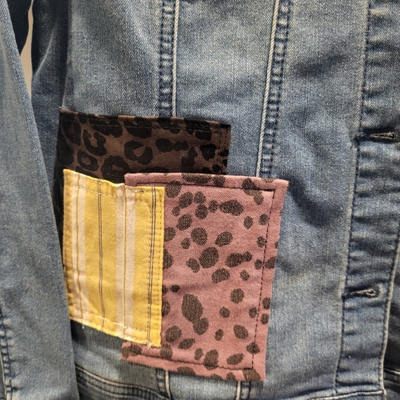 Custom Taylor Swift Upcycled Blue Denim Jean Jacket with Patchwork & Beads Sz 4 - Picture 8 of 8